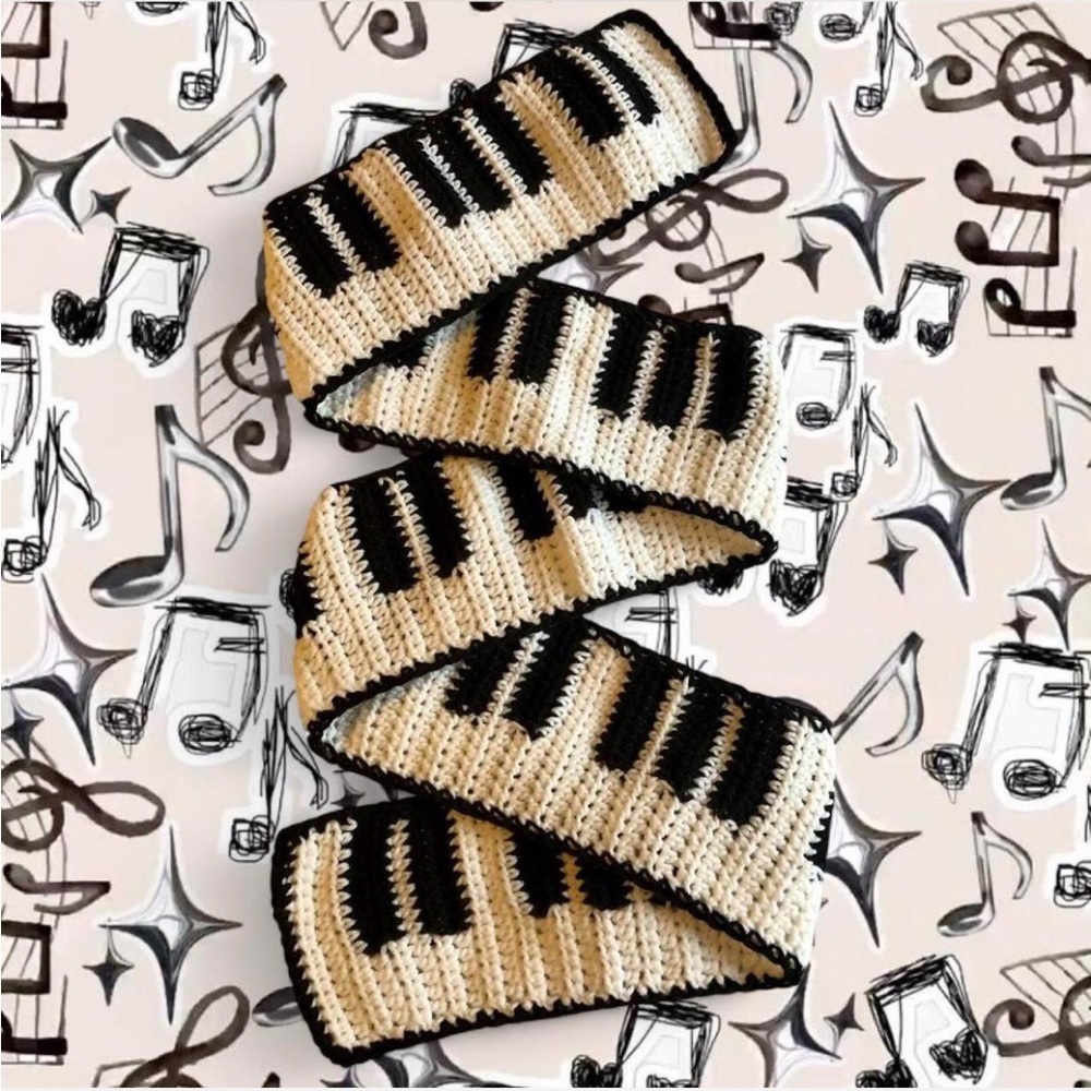 crochet white and black piano scarf